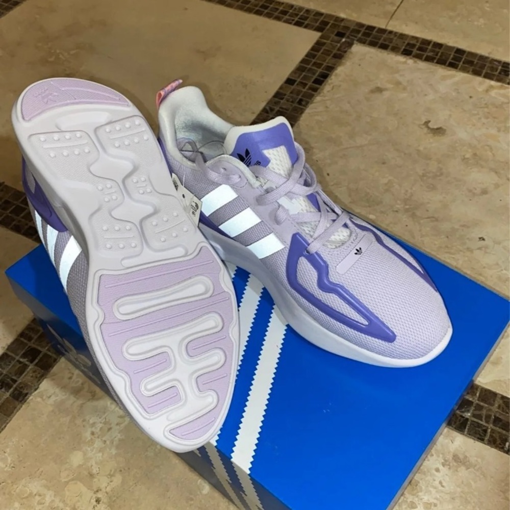 Adidas shoes for women - Picture 2 of 4